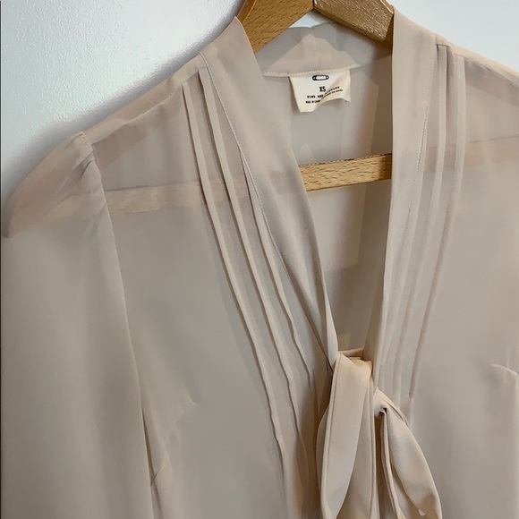 Urban Outfitters 2-pack Tie Front Blouse - Picture 6 of 16